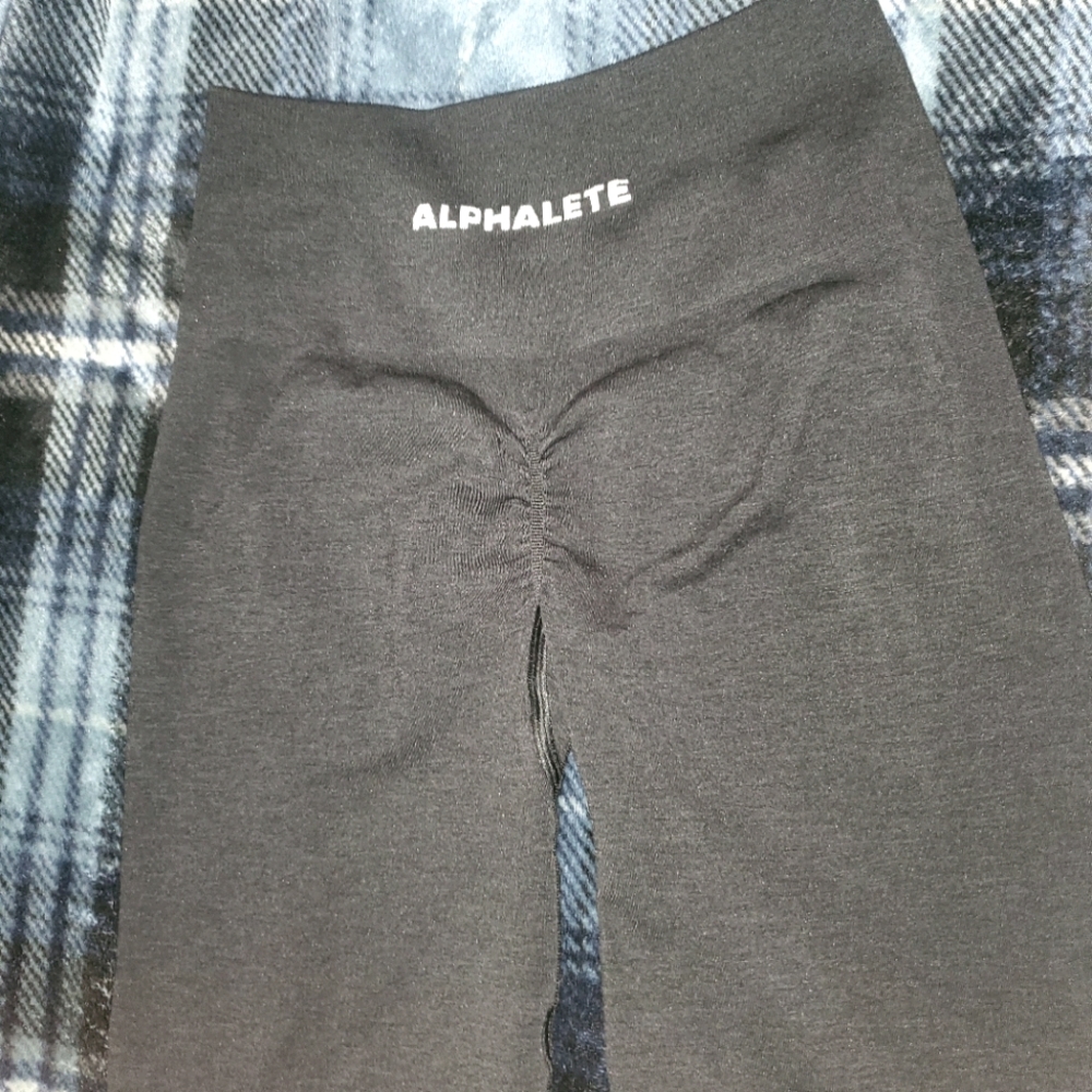 Alphalete amplify shorts
